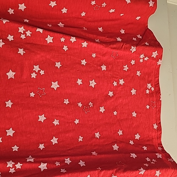 Evri women plus size red and white stars t shirt. Size 1x. Still has tags on it. - Picture 2 of 7